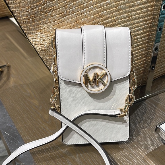 MICHAEL KORS CARMEN SMALL FAUX LEATHER PHONE CROSSBODY BAG - Picture 9 of 16